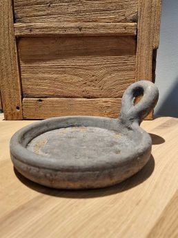 Schaal rond keramiek met handvat