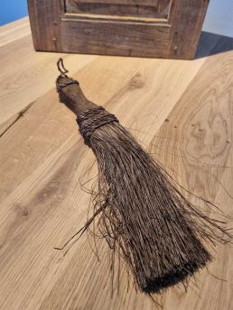 Decoratie kwast hout grijs verouderd