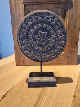 Ornament hout rond op voet Large