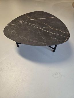 Salontafel HPL blad driehoek 80x80cm marmerlook